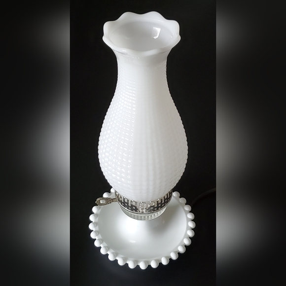 Vntg 14" Milk Glass Jewelry Catch Bottom Electric Hurricane Lamp Silvery Trim - Picture 3 of 13